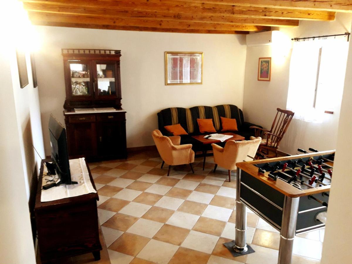 Casa Istriana Nona Pina Villa Kaštelir Buitenkant foto