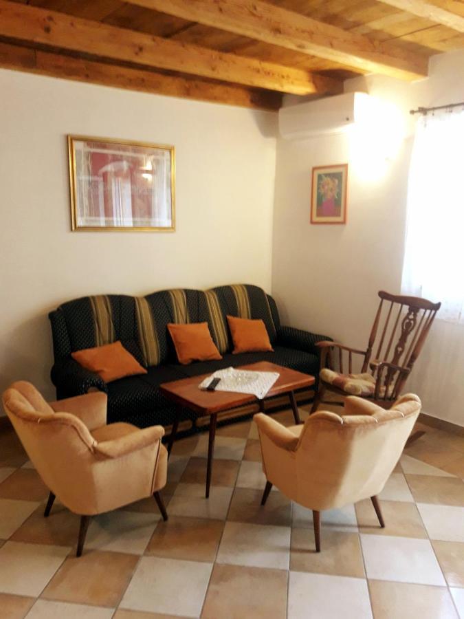 Casa Istriana Nona Pina Villa Kaštelir Buitenkant foto