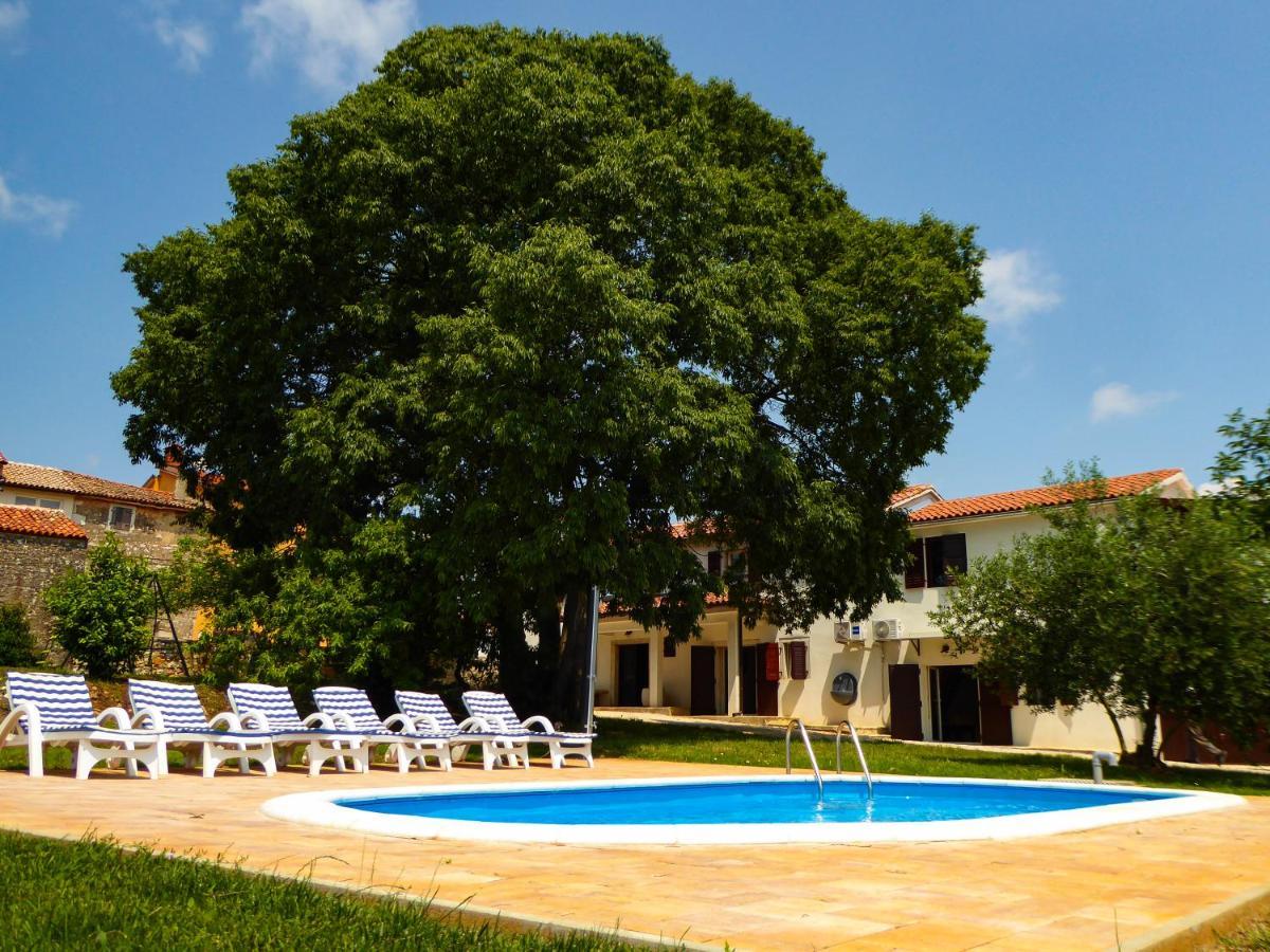 Casa Istriana Nona Pina Villa Kaštelir Buitenkant foto