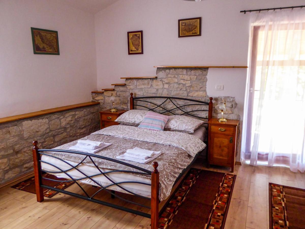 Casa Istriana Nona Pina Villa Kaštelir Buitenkant foto